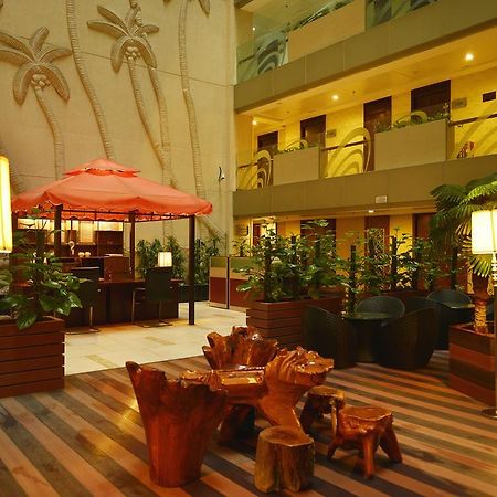 גואנגג'ואו Vili International Hotel מראה חיצוני תמונה