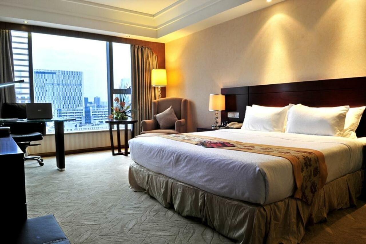 גואנגג'ואו Vili International Hotel מראה חיצוני תמונה