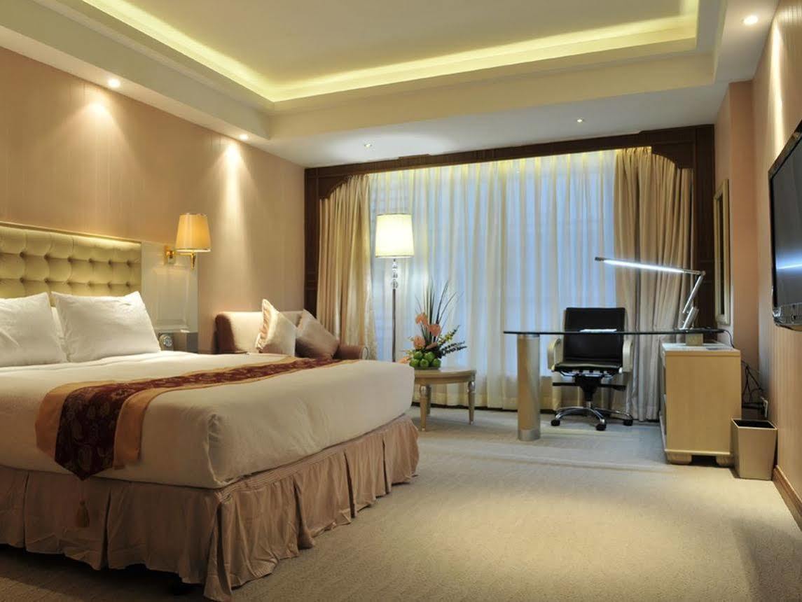 גואנגג'ואו Vili International Hotel מראה חיצוני תמונה