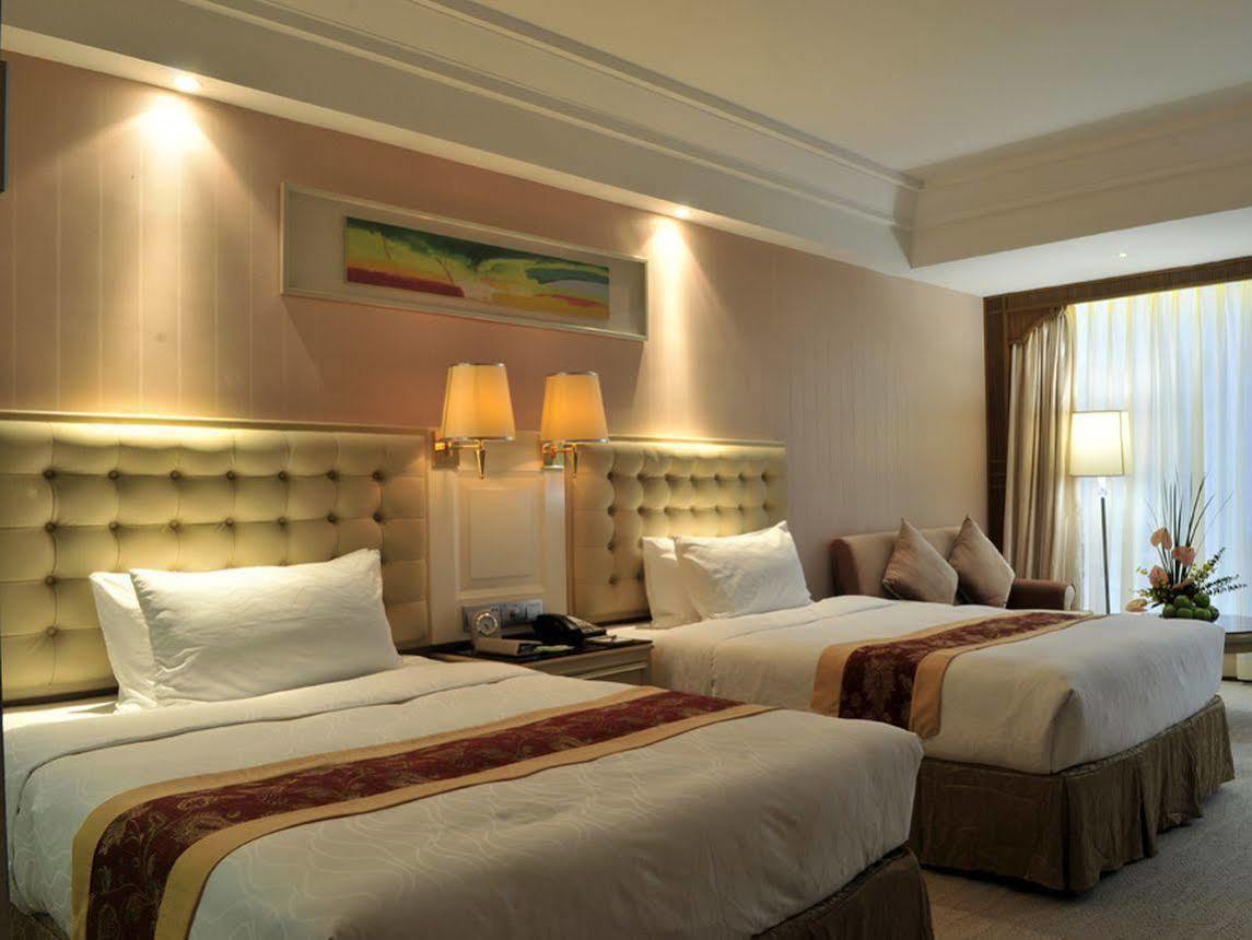 גואנגג'ואו Vili International Hotel מראה חיצוני תמונה