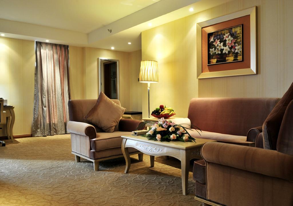 גואנגג'ואו Vili International Hotel מראה חיצוני תמונה